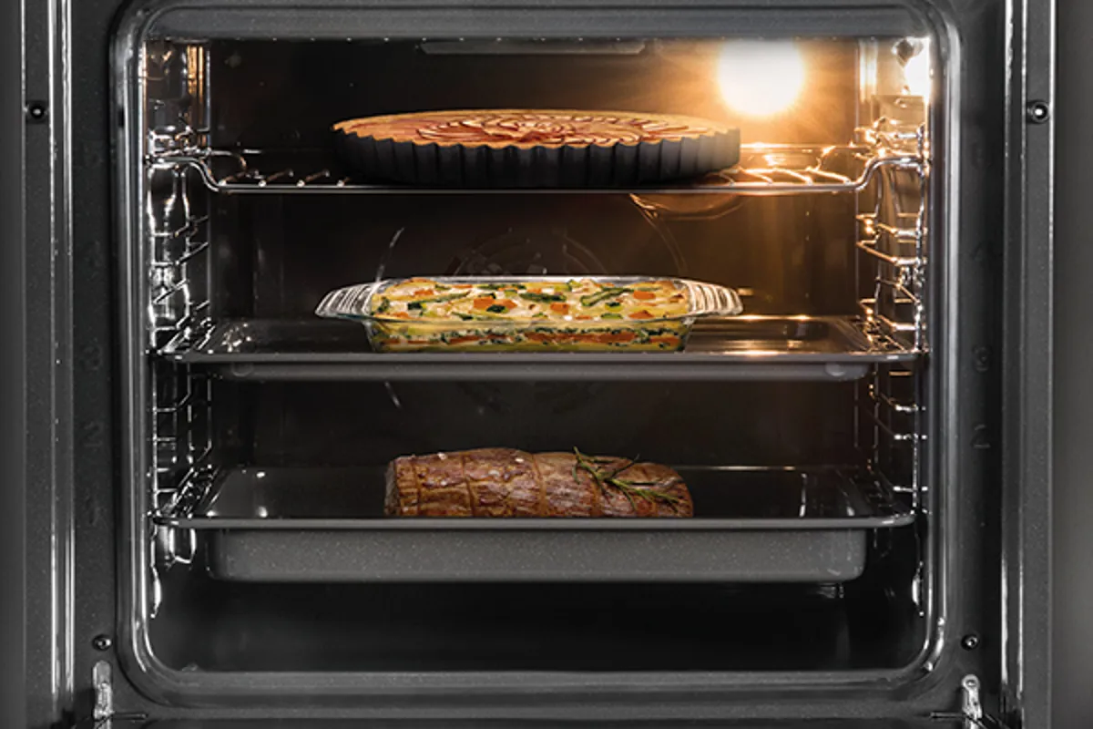 Whirlpools ovn OMR58RR1B hos POWER! Power.no